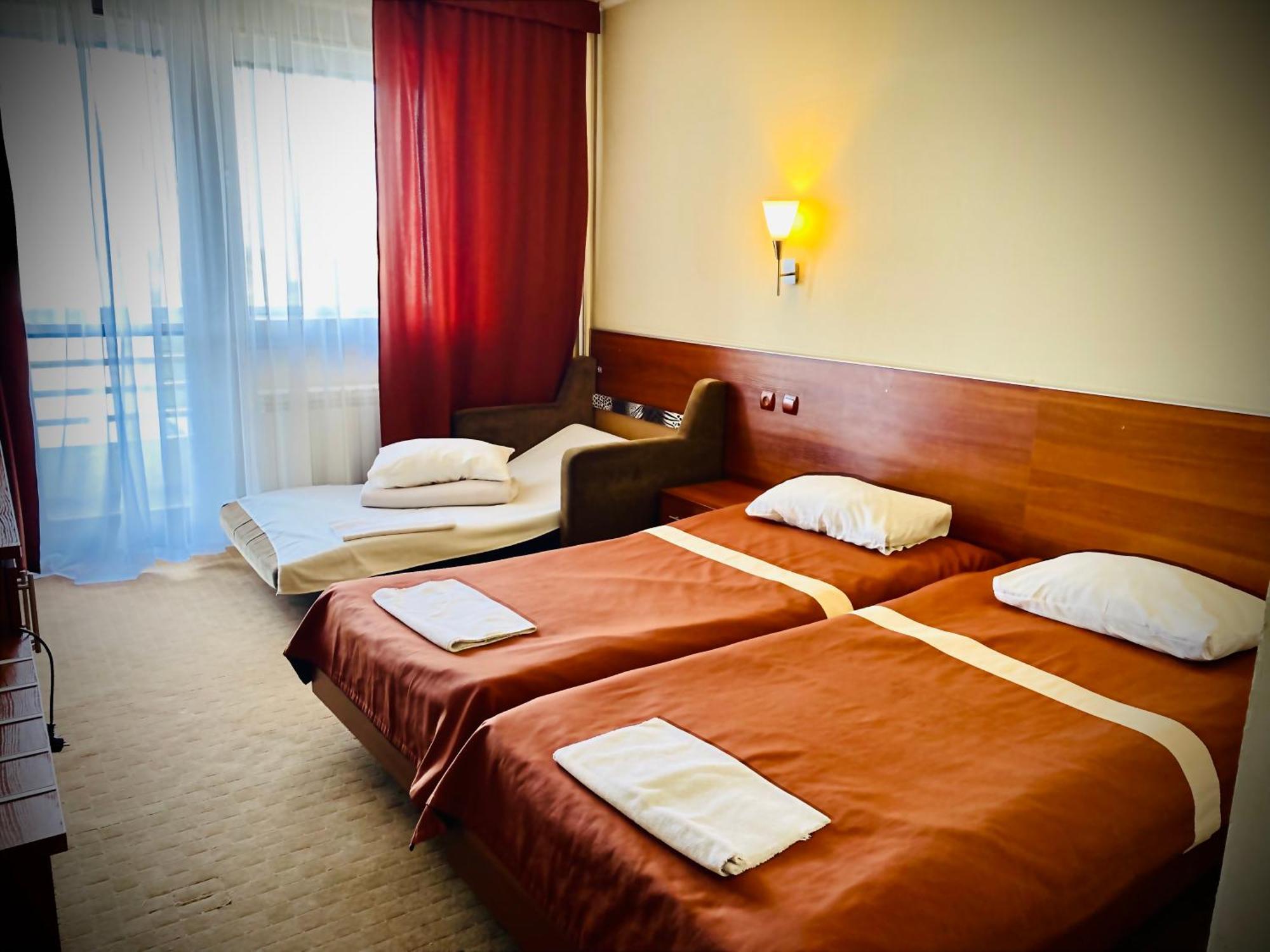 Intourist-Zakarpattia Hotel Uzhhorod Exterior photo