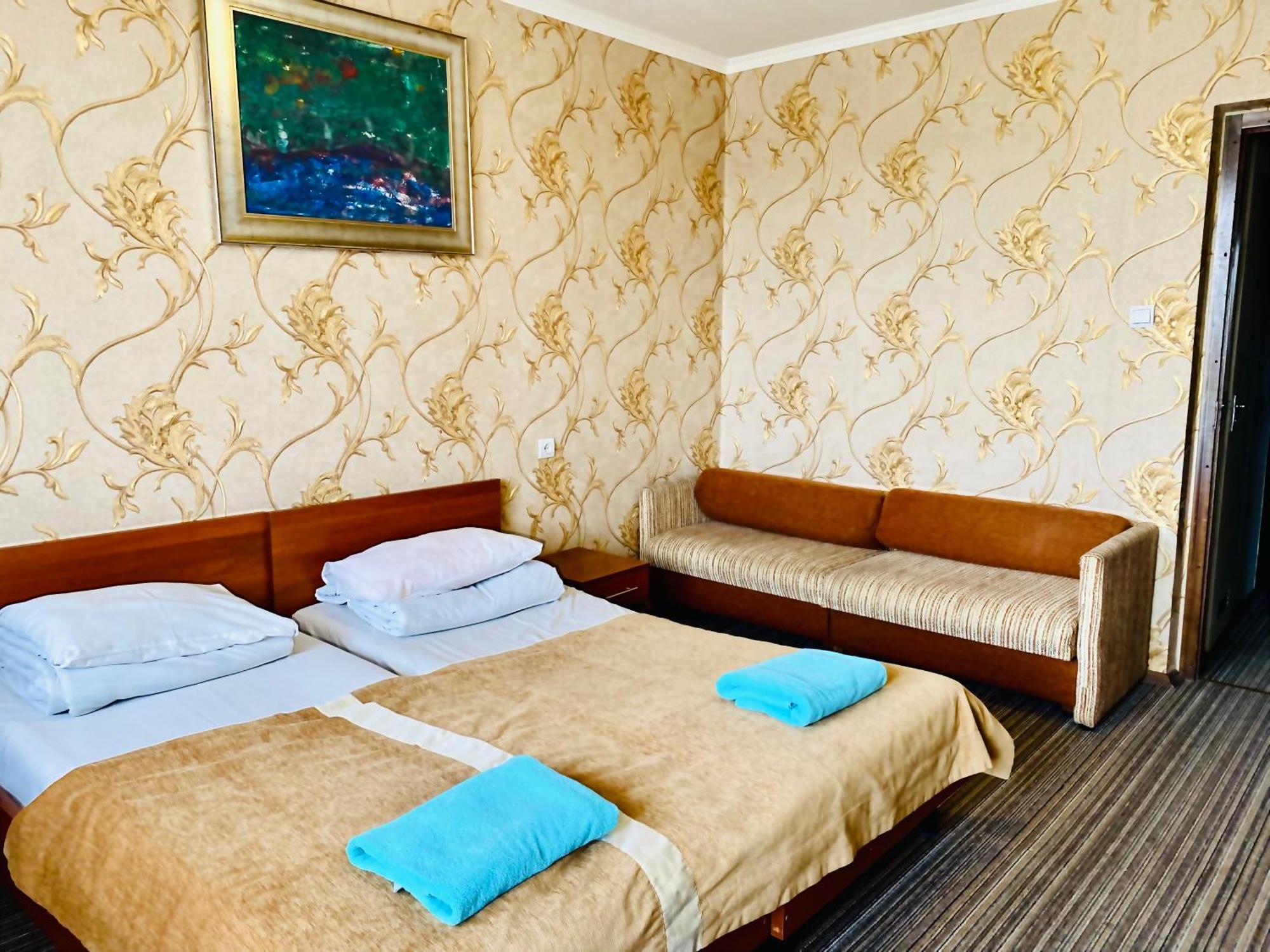 Intourist-Zakarpattia Hotel Uzhhorod Exterior photo