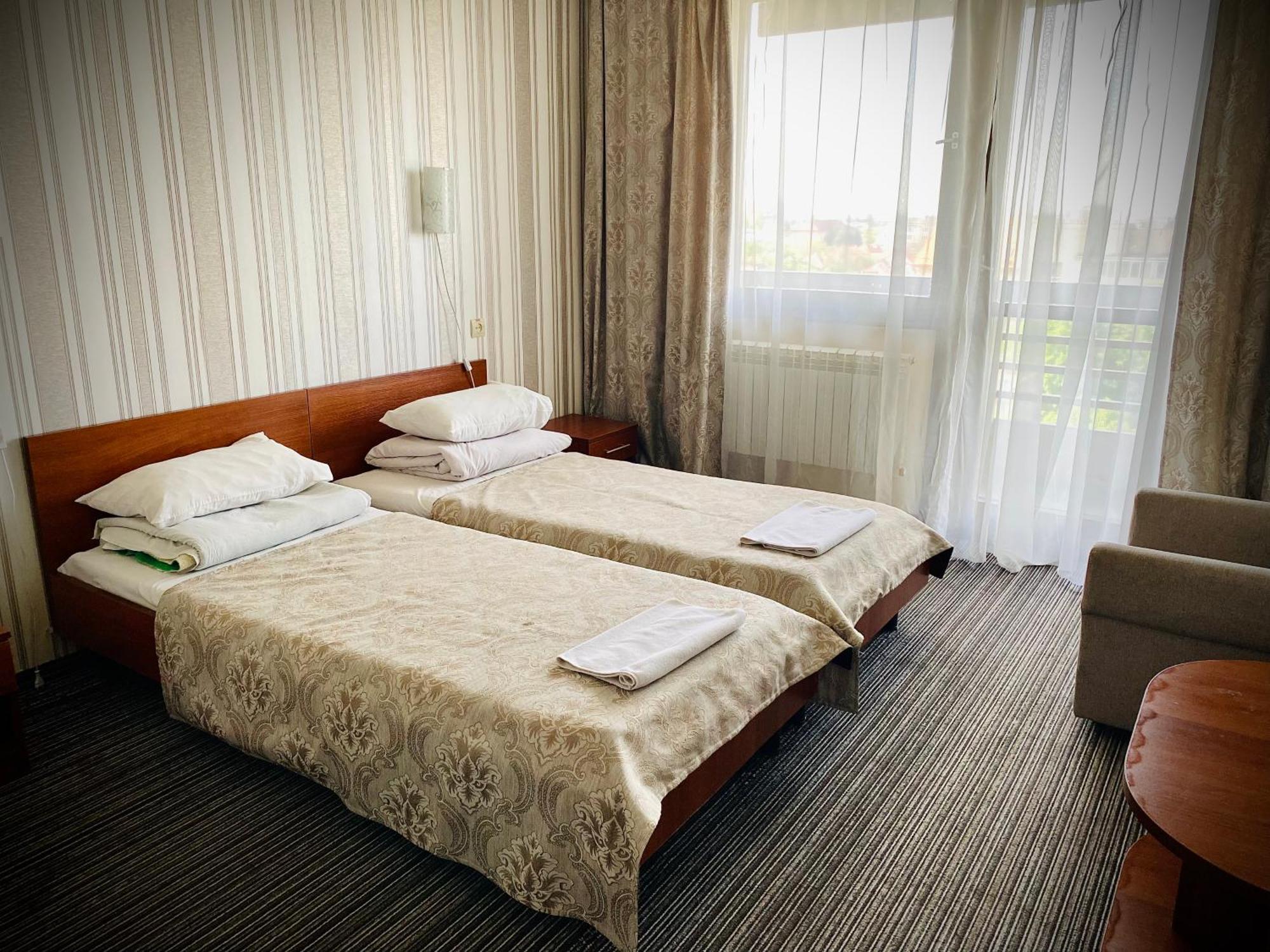 Intourist-Zakarpattia Hotel Uzhhorod Exterior photo