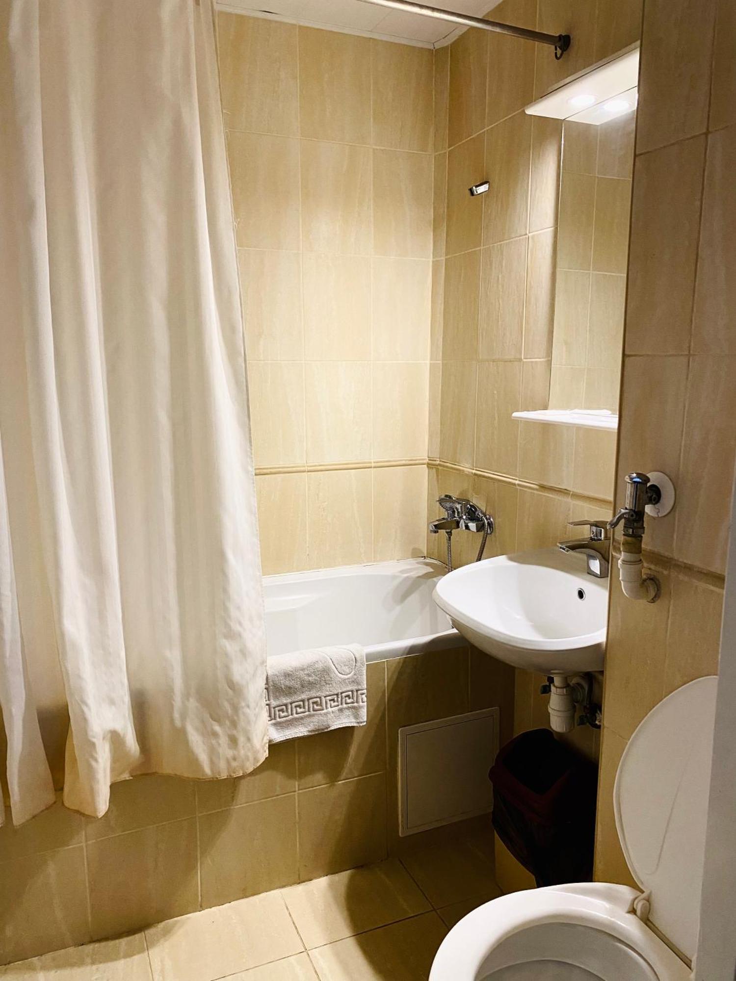 Intourist-Zakarpattia Hotel Uzhhorod Exterior photo